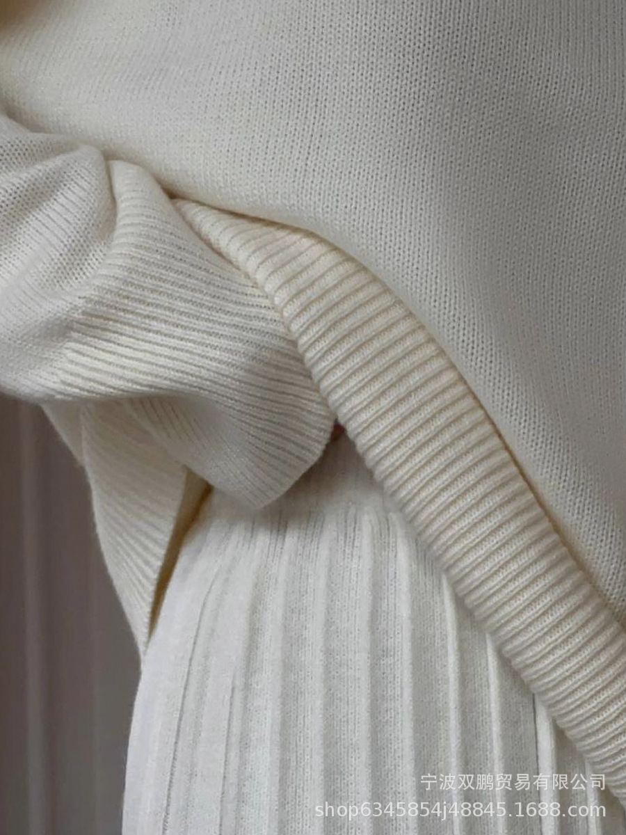 Jesienny sweter z dekoltem w j – Winter Clothing Line recenzja i cena